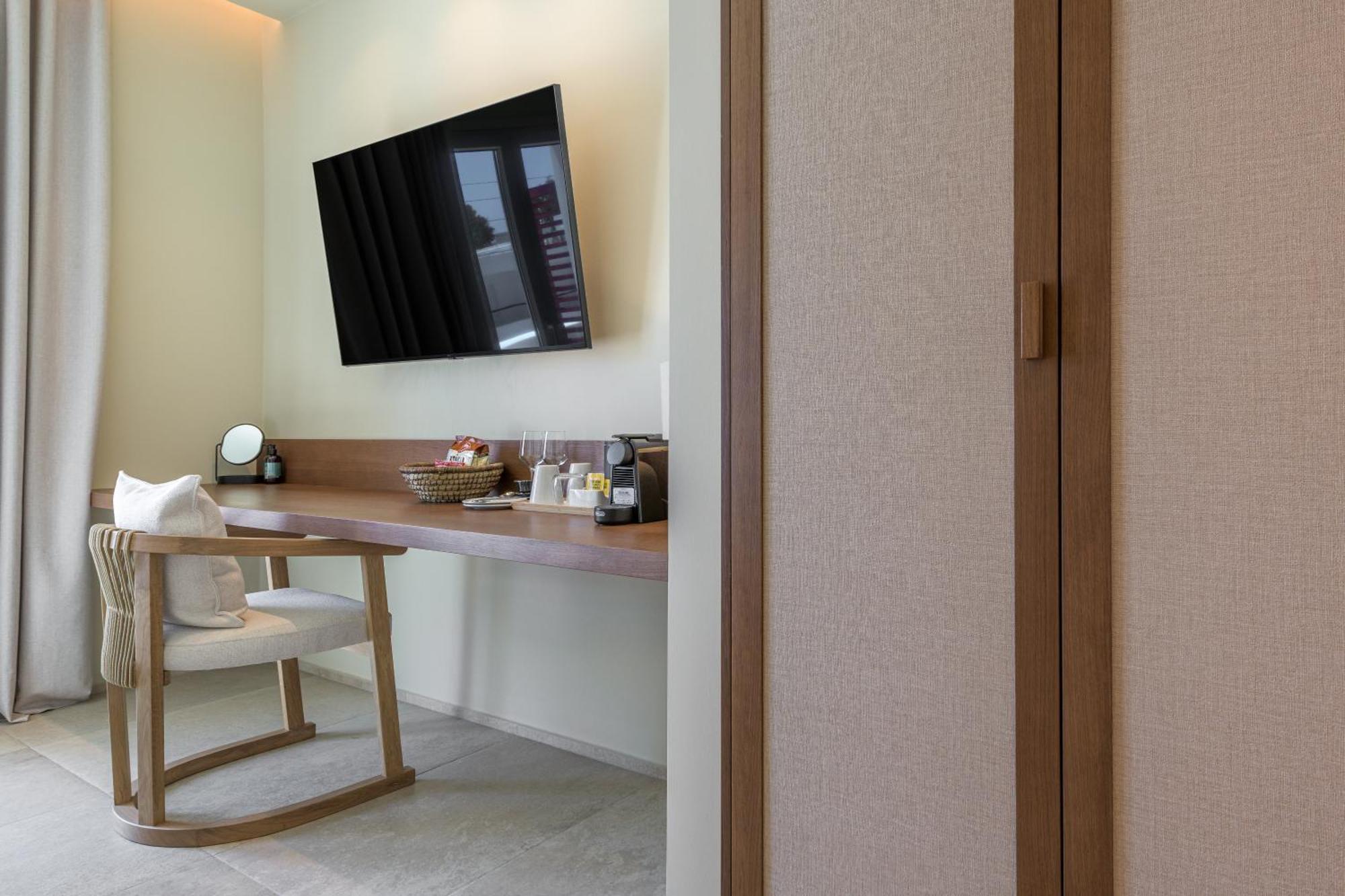 Hotel Eleni Adamantas  Zewnętrze zdjęcie